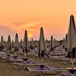 Apartmán Elegant Located On The Gorgeous Coast Of *
