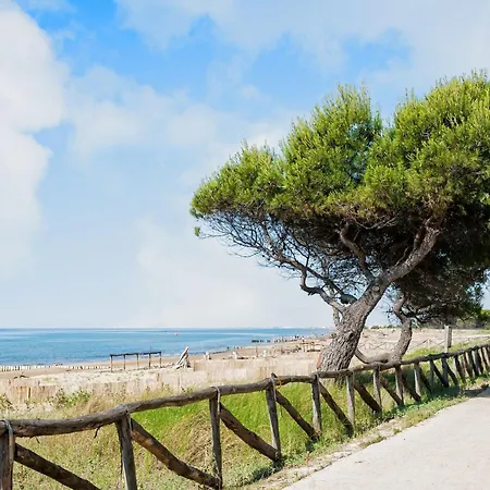 Elegant On The Gorgeous Coast Of * Μπιμπιόνε