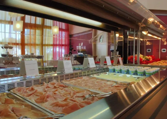 Elegant Located On The Gorgeous Coast Of Apartment