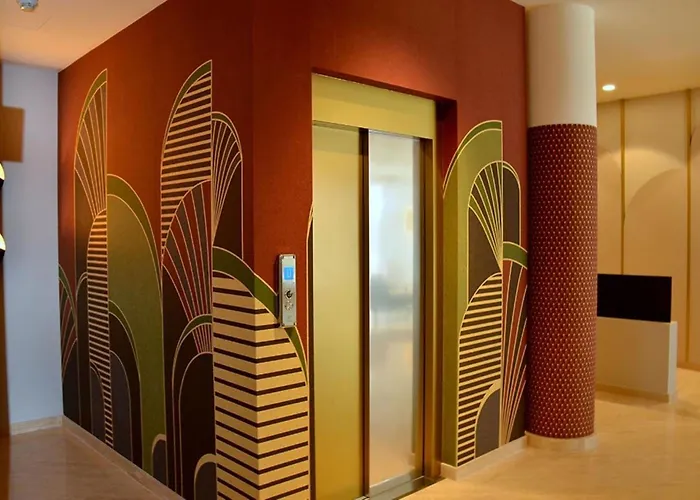 Elegant Located On The Gorgeous Coast Of Apartment